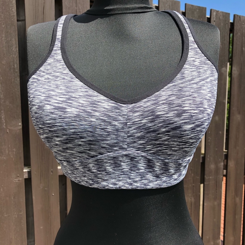 Lululemon racer back sports bra size 6
